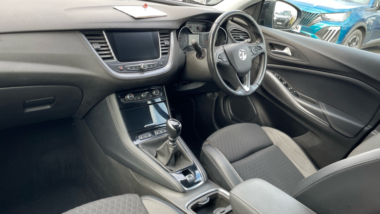 Vauxhall Grandland X 1.2 Turbo SRi Nav 5dr Petrol Hatchback